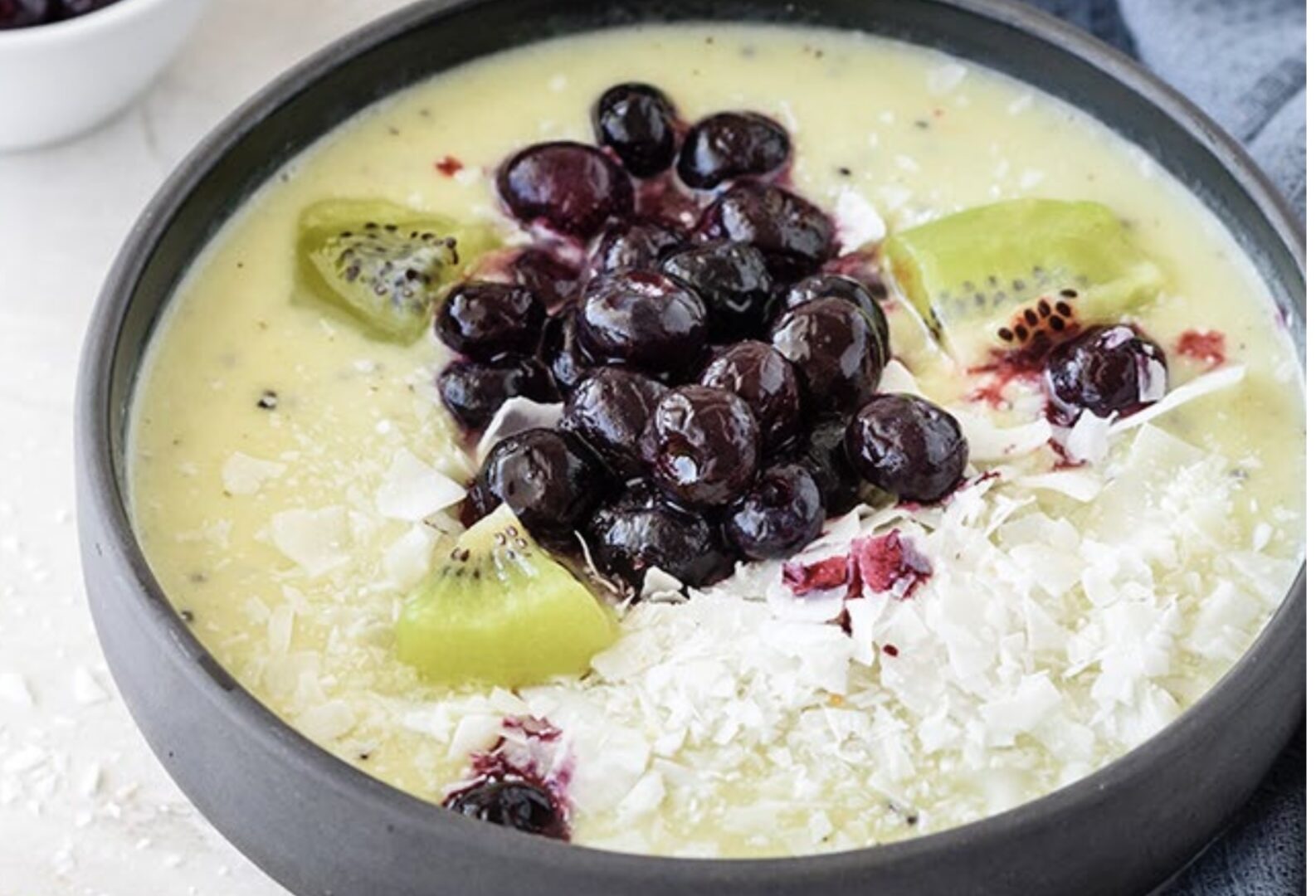 Kiwi Smoothie Bowl